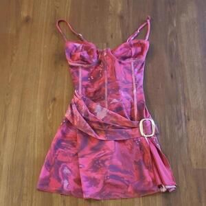 SOLD!! ✨ Super cute FASHIONNOVA statement dress ready for a new home! ✨